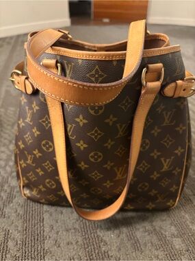 Authentic Louis Vuitton Batignolles Monogram Canvas Shoulder Bag